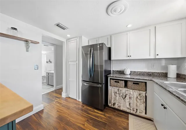 Photo 4 of Condo for sale at 2330 Canal Dr #G27, Bradenton, FL 34207 | MLS# TB8554980 | Listing updated on 2026-10-07