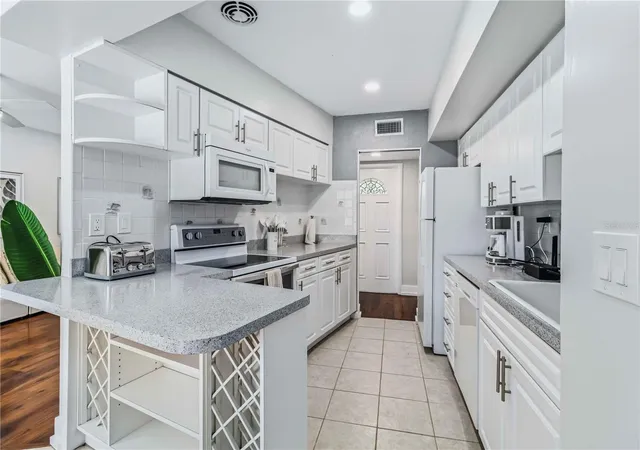 Photo 4 of Single family home for sale at 8006 N Ola Ave, Tampa, FL 33604 | MLS# TB8554981 | Listing updated on 2026-10-07