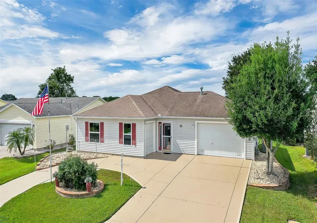 Photo 2 of Single family home for sale at 1230 Carvello Dr, The Villages, FL 32162 | MLS# S5158891 | Listing updated on 2026-10-09