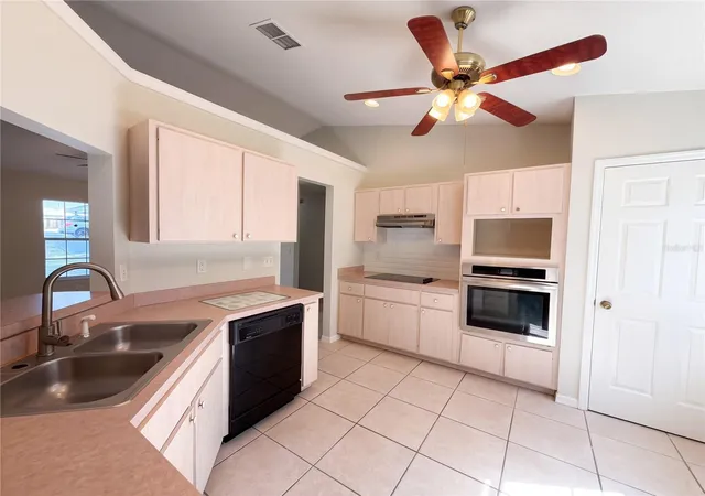 Photo 2 of Single family home for sale at 52 Redwood Tr, Ocala, FL 34472 | MLS# O6447296 | Listing updated on 2026-10-06