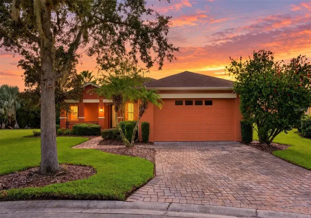 Photo 2 of Single family home for sale at 532 Pasadena Pl, Kissimmee, FL 34759 | MLS# O6447298 | Listing updated on 2026-10-06