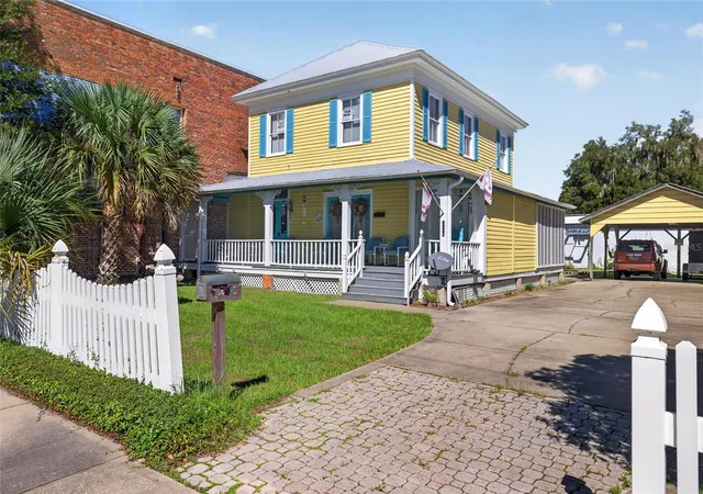 Photo 2 of Single family home for sale at 334 Central, Crescent City, FL 32112 | MLS# S5158893 | Listing updated on 2026-10-14