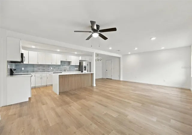 Photo 3 of Single family home for sale at 659 Kendale St, Orlando, FL 32809 | MLS# O6447303 | Listing updated on 2026-10-08