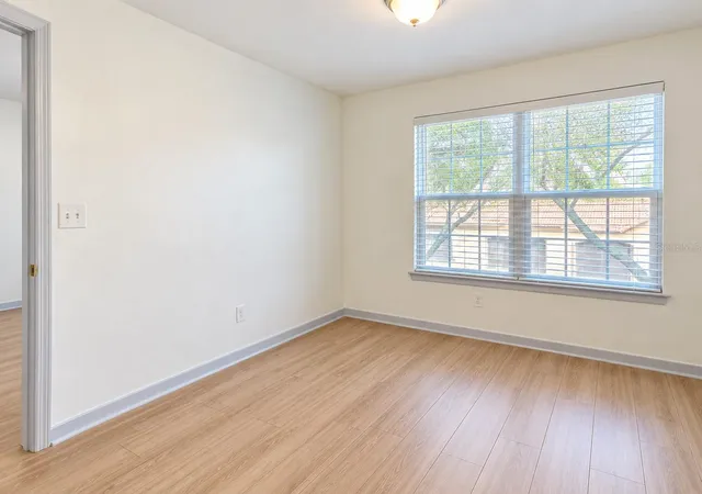Photo 4 of Condo for sale at 5471 Vineland Rd #7204, Orlando, FL 32811 | MLS# O6447305 | Listing updated on 2026-10-29