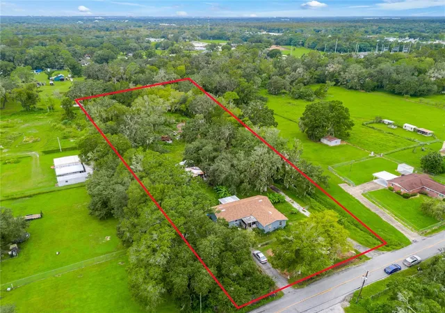 Single family home for sale at 215 John Carroll Rd E, LAKELAND, FL 33801 | MLS# O6447306