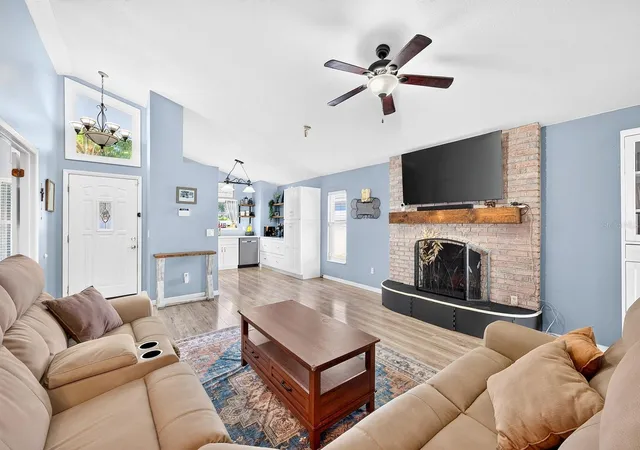 Photo 2 of Single family home for sale at 9807 Piney Point Cir, Orlando, FL 32825 | MLS# O6447309 | Listing updated on 2026-10-24