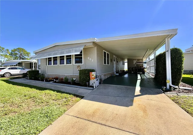 Manufactured home for sale at 307 Hawthorne Blvd, LEESBURG, FL 34748 | MLS# G5118656
