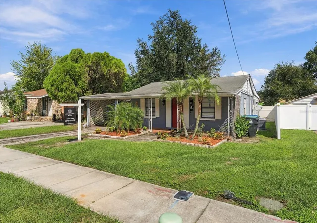 Photo 3 of Single family home for sale at 310 Granada Dr, Winter Park, FL 32789 | MLS# O6447315 | Listing updated on 2026-10-07