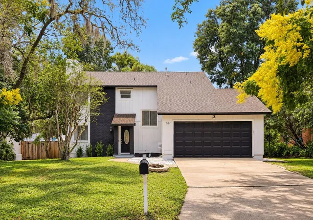 Photo 1 of Single family home for sale at 627 Clearn Ct, Winter Springs, FL 32708 | MLS# O6447316 | Listing updated on 2026-10-08