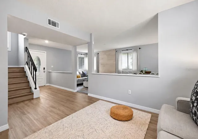 Photo 4 of Single family home for sale at 627 Clearn Ct, Winter Springs, FL 32708 | MLS# O6447316 | Listing updated on 2026-10-08