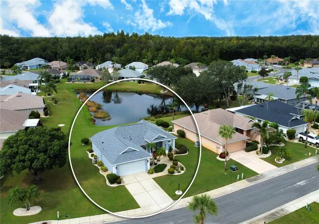 Single family home for sale at 1604 Alexander Xing Way, SUN CITY CENTER, FL 33573 | MLS# A4708514