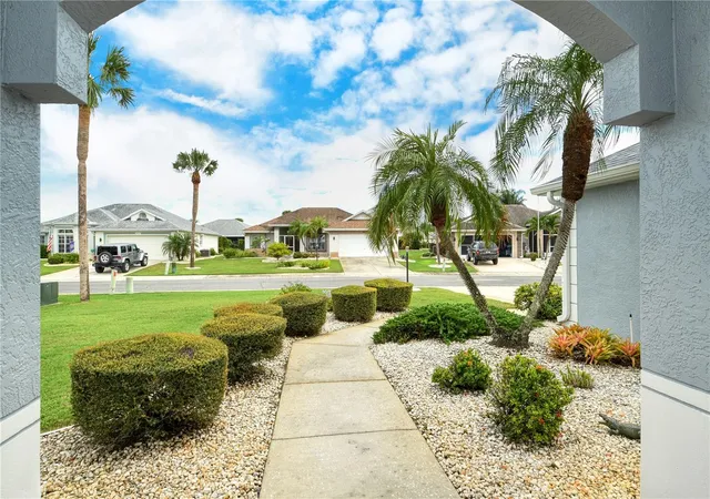 Photo 4 of Single family home for sale at 1604 Alexander Xing Way, Sun City Center, FL 33573 | MLS# A4708514 | Listing updated on 2026-10-08