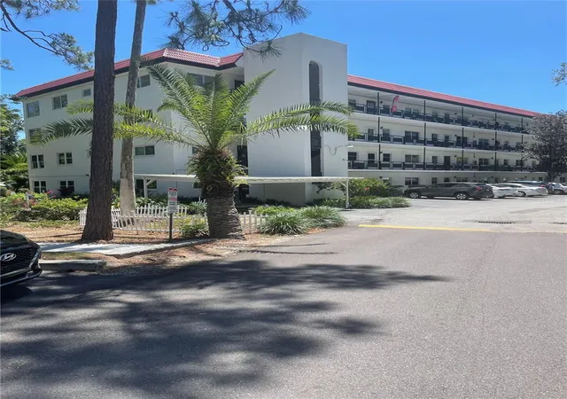 Photo 1 of Condo for sale at 200 El Camino Dr #102, Winter Haven, FL 33884 | MLS# K4903838 | Listing updated on 2026-10-07