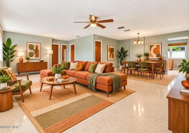Photo 4 of Single family home for sale at 1002 Thunderbird Dr, Daytona Beach, FL 32117 | MLS# V4951663 | Listing updated on 2026-10-06