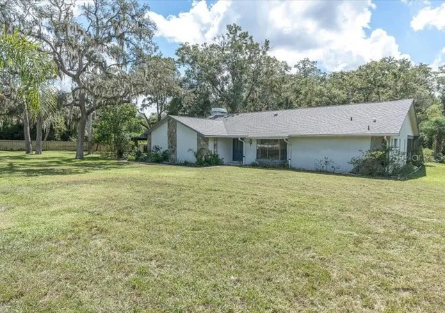 Photo 3 of Single family home for sale at 11211 Pine Forest Dr, New Port Richey, FL 34654 | MLS# W7890095 | Listing updated on 2026-10-07