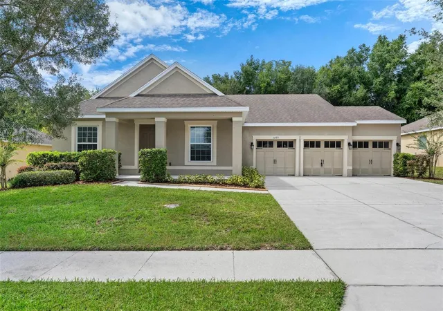Photo 1 of Single family home for sale at 3729 Chandler Ests Dr, Apopka, FL 32712 | MLS# O6447336 | Listing updated on 2026-10-06