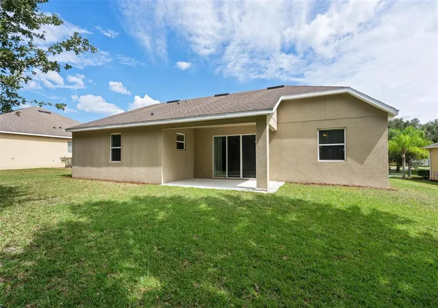 Photo 3 of Single family home for sale at 3729 Chandler Ests Dr, Apopka, FL 32712 | MLS# O6447336 | Listing updated on 2026-10-06