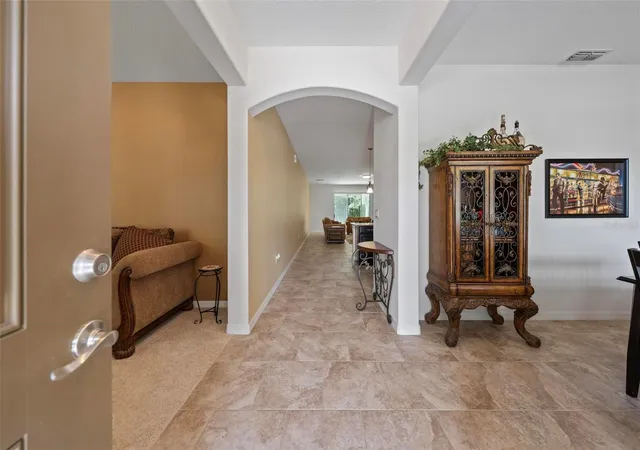 Photo 4 of Single family home for sale at 3729 Chandler Ests Dr, Apopka, FL 32712 | MLS# O6447336 | Listing updated on 2026-10-06