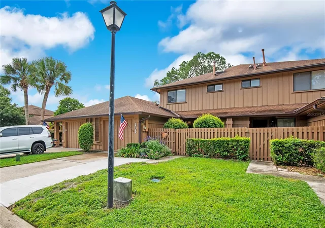 Photo 3 of Townhouse for sale at 135 Heron Bay Cir, Lake Mary, FL 32746 | MLS# O6447337 | Listing updated on 2026-10-08