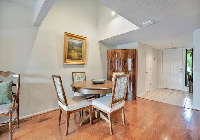 Photo 4 of Townhouse for sale at 135 Heron Bay Cir, Lake Mary, FL 32746 | MLS# O6447337 | Listing updated on 2026-10-08