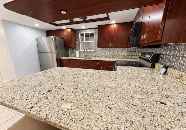 Photo 3 of House for sale at 5444 Glen Ivy Pl N, Pinellas Park, FL 33782 | MLS# TB8555028 | Listing updated on 2026-10-09