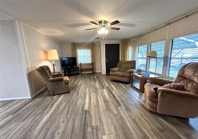 Photo 2 of Manufactured home for sale at 310 Martin Dr, Lakeland, FL 33809 | MLS# L4965557 | Listing updated on 2026-10-08