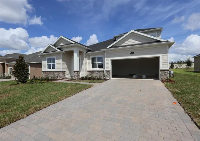 Photo 3 of Single family home for sale at 3174 Wolf Lake Ave, Apopka, FL 32712 | MLS# O6447342 | Listing updated on 2026-10-07