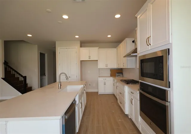 Photo 4 of Single family home for sale at 3174 Wolf Lake Ave, Apopka, FL 32712 | MLS# O6447342 | Listing updated on 2026-10-07