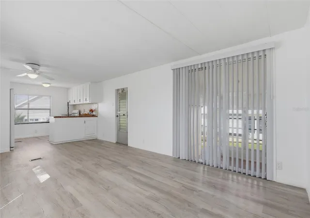 Photo 4 of Manufactured home for sale at 10004 Hamp Dr, Dade City, FL 33525 | MLS# TB8555039 | Listing updated on 2026-10-06