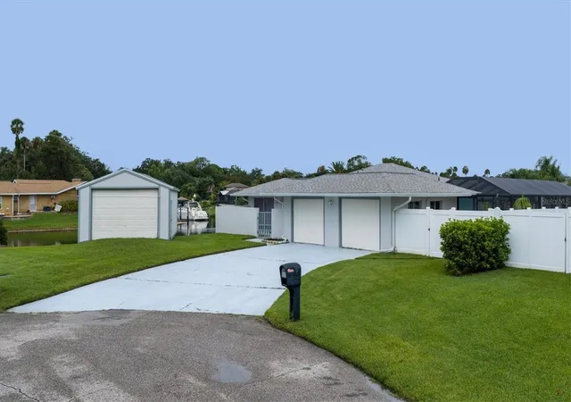 Single family home for sale at 9 Castle Ct, PALM COAST, FL 32137 | MLS# FC321919