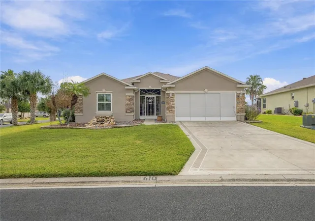Photo 1 of Single family home for sale at 15673 Sw 11th Terrace Rd, Ocala, FL 34473 | MLS# OM733469 | Listing updated on 2026-10-07