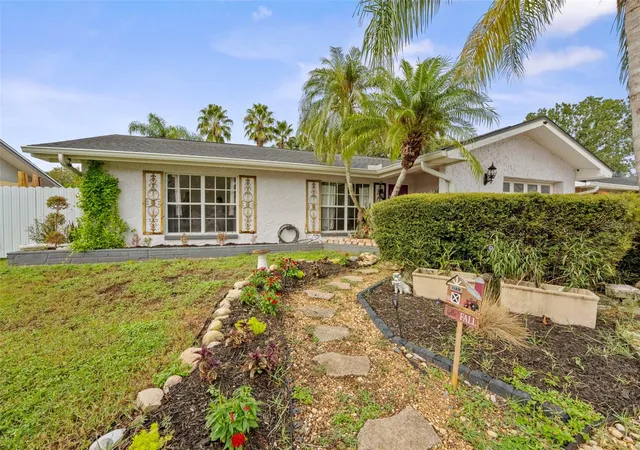 Photo 3 of Single family home for sale at 1704 Hibiscus Cir S, Oldsmar, FL 34677 | MLS# TB8555053 | Listing updated on 2026-10-06