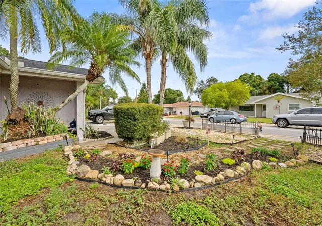 Photo 3 of Single family home for sale at 1704 Hibiscus Cir S, Oldsmar, FL 34677 | MLS# TB8555053 | Listing updated on 2026-10-06