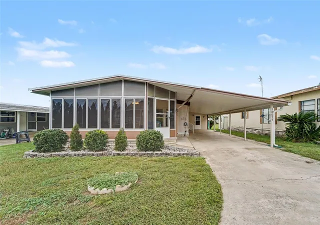 Photo 2 of Manufactured home for sale at 10055 Collingwood Ave, Dade City, FL 33525 | MLS# TB8555054 | Listing updated on 2026-10-09