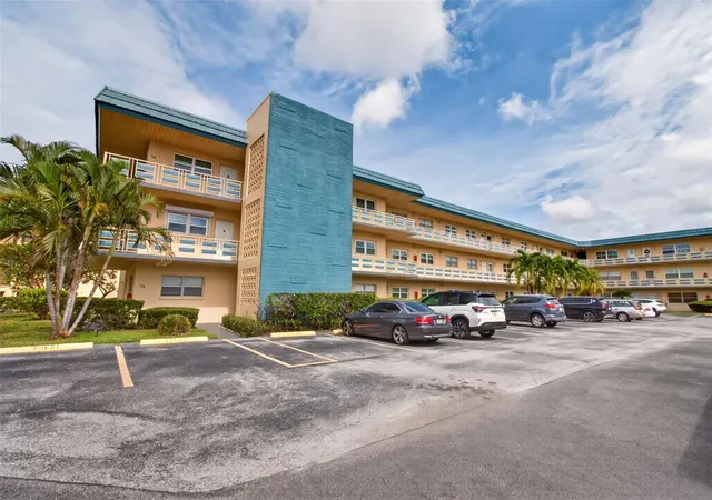 Photo 1 of Condo for sale at 5750 80th Street N #D307, Saint Petersburg, FL 33709 | MLS# TB8555055 | Listing updated on 2026-10-08