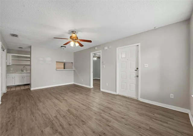 Photo 4 of Townhouse for sale at 510 Yellowwood Ct, Altamonte Springs, FL 32714 | MLS# O6447357 | Listing updated on 2026-10-06