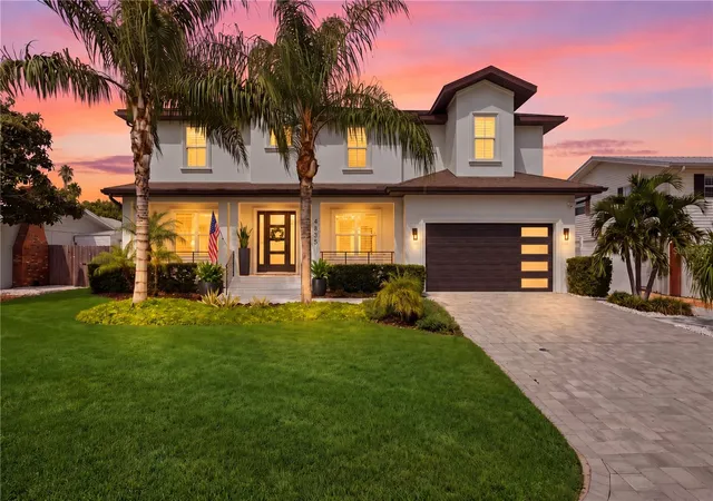 Photo 1 of Single family home for sale at 4835 W Bay Villa Ave, Tampa, FL 33611 | MLS# TB8555068 | Listing updated on 2026-10-14