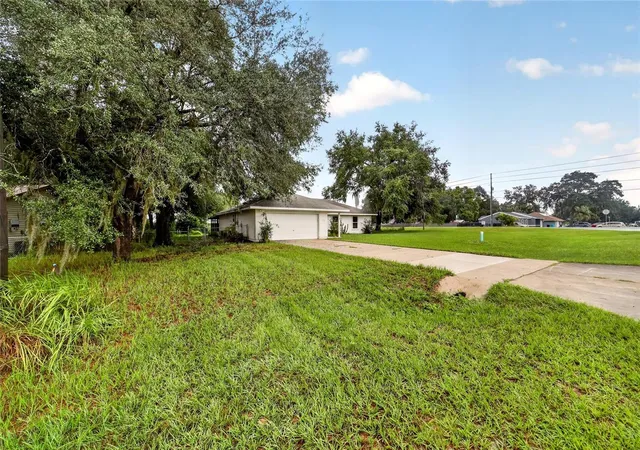 Photo 3 of Single family home for sale at 248 Bahia Cir, Ocala, FL 34472 | MLS# OM733476 | Listing updated on 2026-10-09
