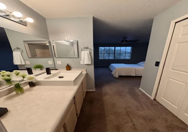 Photo 4 of Condo for sale at 13838 Fairway Is Dr #1432, Orlando, FL 32837 | MLS# S5158906 | Listing updated on 2026-10-08