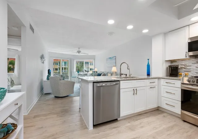 Photo 3 of Condo for sale at 1250 N Portofino Dr #304, Sarasota, FL 34242 | MLS# A4708535 | Listing updated on 2026-10-08