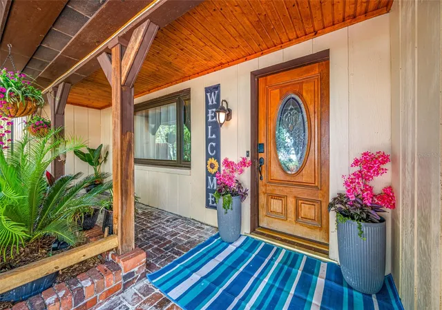 Photo 4 of Single family home for sale at 1488 Laconia Dr E, Clearwater, FL 33764 | MLS# TB8555084 | Listing updated on 2026-10-20