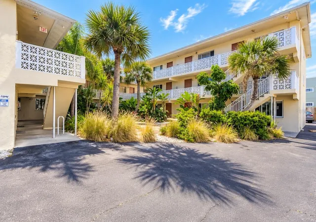 Photo 1 of Condo for sale at 102 S Peninsula Dr #100, Daytona Beach, FL 32118 | MLS# O6447372 | Listing updated on 2026-10-08