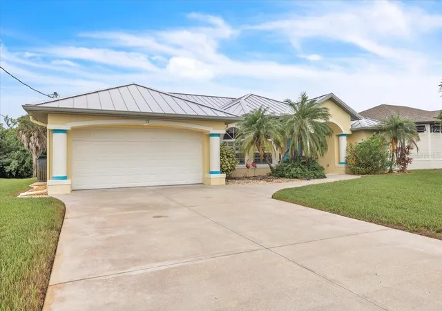 Photo 4 of Single family home for sale at 12 Tournament Rd, Rotonda West, FL 33947 | MLS# C7531575 | Listing updated on 2026-10-09