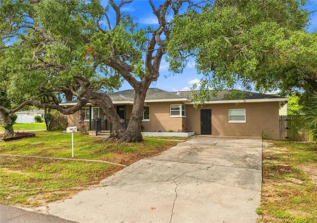 Photo 1 of Single family home for sale at 10719 Cherokee Dr, Saint Petersburg, FL 33708 | MLS# TB8555089 | Listing updated on 2026-10-07