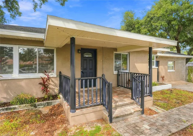 Photo 4 of Single family home for sale at 10719 Cherokee Dr, Saint Petersburg, FL 33708 | MLS# TB8555089 | Listing updated on 2026-10-07
