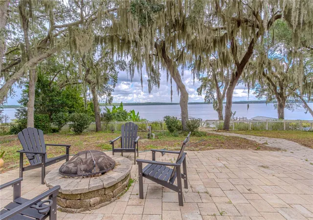 Photo 2 of Single family home for sale at 19529 Dorr Rd, Altoona, FL 32702 | MLS# O6447378 | Listing updated on 2026-10-06