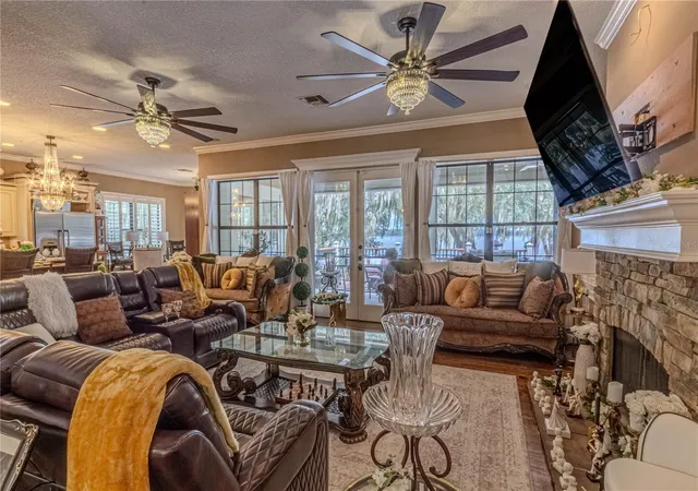 Photo 3 of Single family home for sale at 19529 Dorr Rd, Altoona, FL 32702 | MLS# O6447378 | Listing updated on 2026-10-06