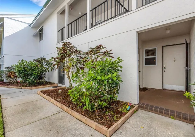 Listing Photo 2 - Condo for sale in building located at 5661 Midnight Pass Rd, SARASOTA, FL 34242 - Unit #401