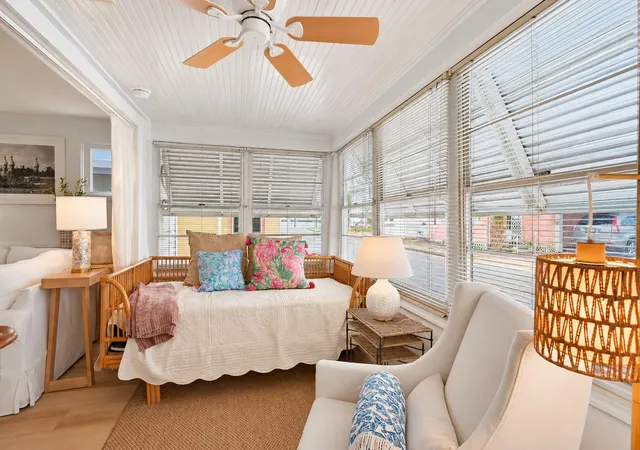 Photo 3 of Single family home for sale at 12 Lafayette St, Bradenton, FL 34208 | MLS# A4708541 | Listing updated on 2026-10-08