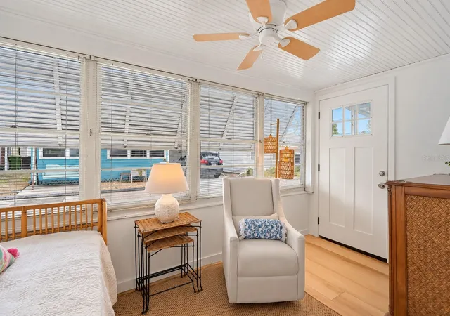 Photo 4 of Single family home for sale at 12 Lafayette St, Bradenton, FL 34208 | MLS# A4708541 | Listing updated on 2026-10-08